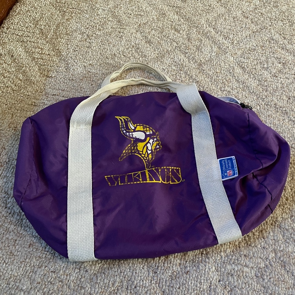 VINTAGE Minnesota Vikings purple nylon duffel bag